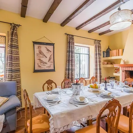 Gorgeous In With Swimming Pool Holiday home